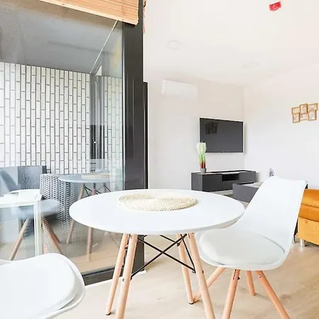 Vanagupe 60 & Balcony Apartamento Palanga