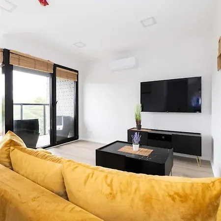 Vanagupe 60 & Balcony *