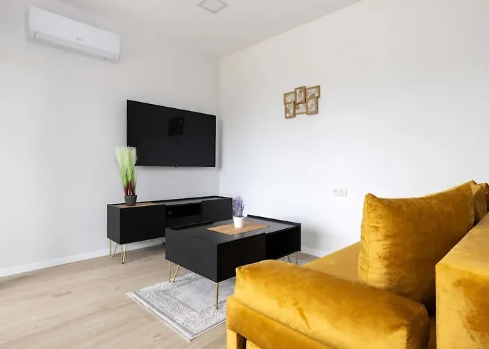 Vanagupe 60 & Balcony Apartment Palanga