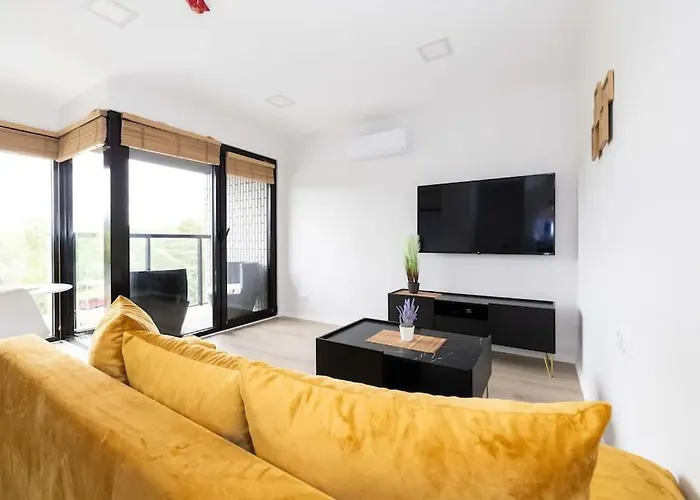 Vanagupe 60 & Balcony *